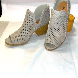 CHUNKY HEEL SANDALS OPEN TOE BOOTIE TAUPE-GRAY  3” SLANT BACK HI HEEL 6